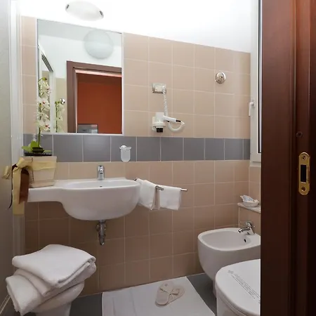 Genova Hotel 3*